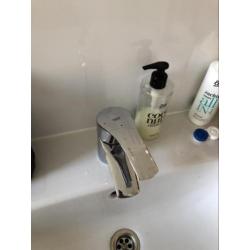Wasbak Villeroy & Boch met Grohe mengkraan