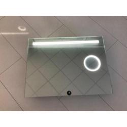 LED Spiegel 80×60 cm met vergrootspiegel en verwarming