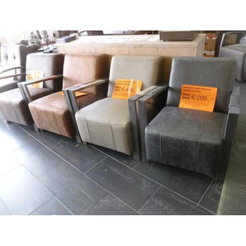 Nieuwe fauteuils met metalen armleuning en binnenvering!