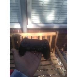 Ps4 controller in heel en een stuk