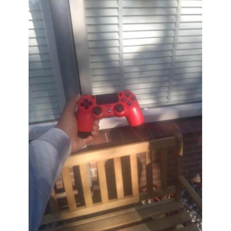Ps4 controller in heel en een stuk