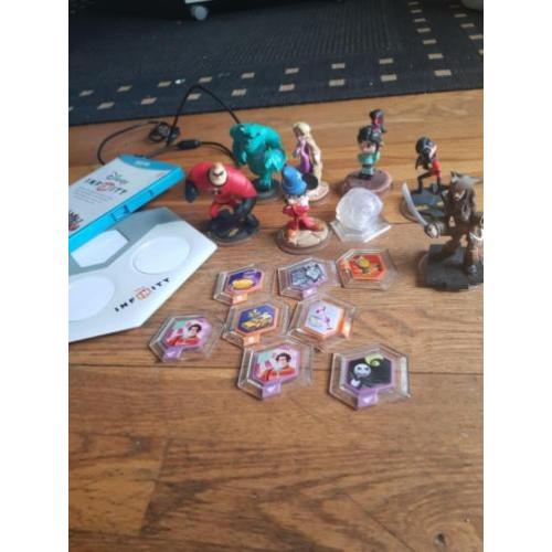 Disney Infinity Wii U met 8 popjes