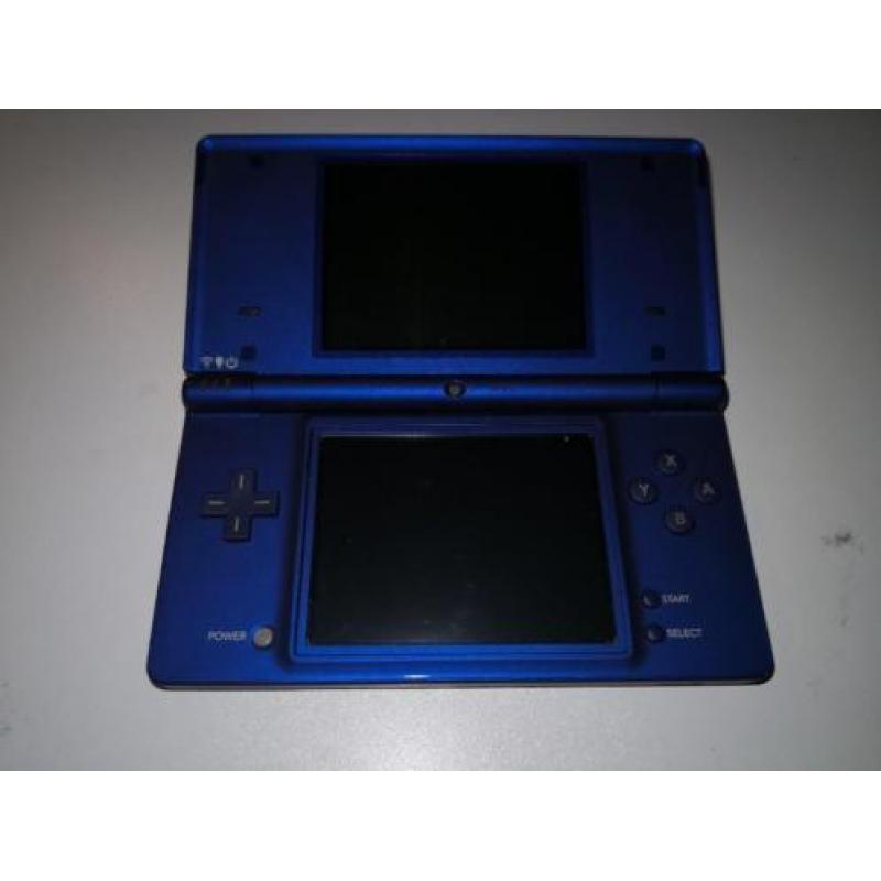 Te koop blauwe dsi compleet met doos en spellen