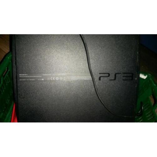PlayStation 3 in goede staat ! Met kabels en controllers erb