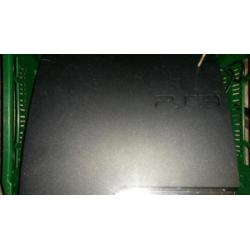 PlayStation 3 in goede staat ! Met kabels en controllers erb