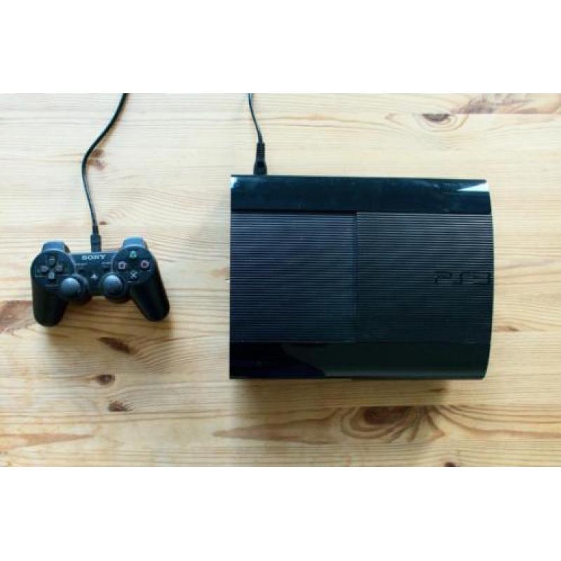 Playstation 3 500GB met controller en 3 games