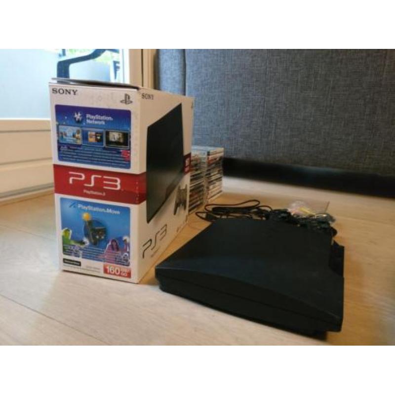 PS3 Slim 160 GB + 24 games + 2 controllers