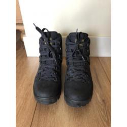 Meindl bergschoenen klasse B maat 39,5 6,5 blauw