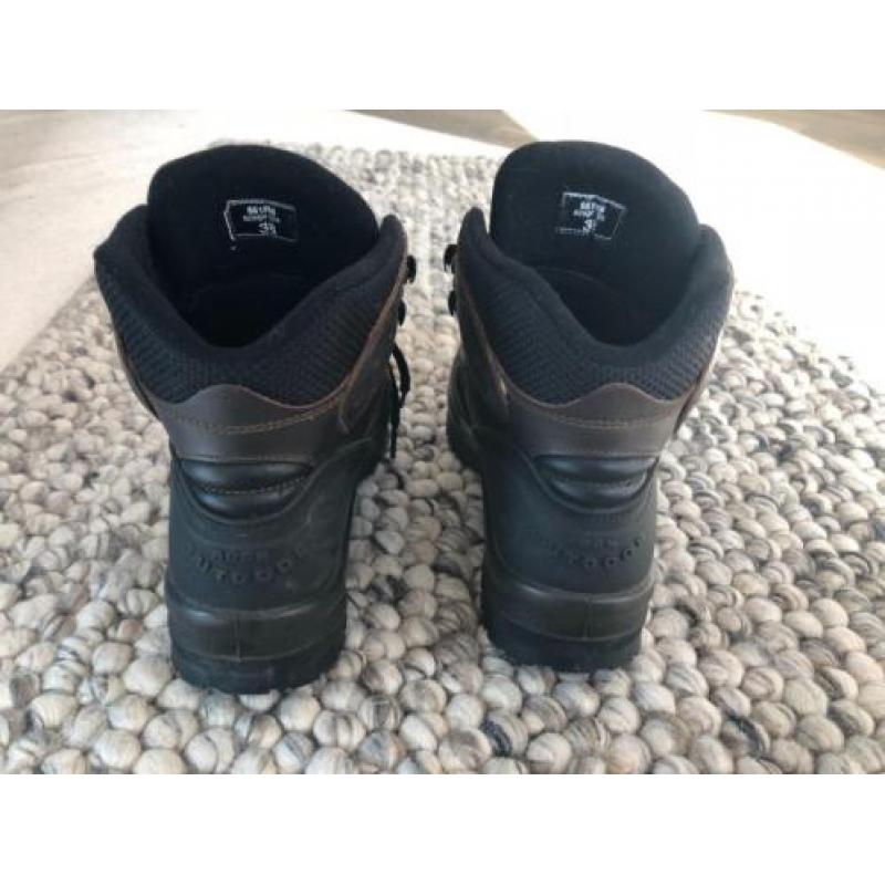 Nieuwe Bergschoenen [Grisport, type A/B]