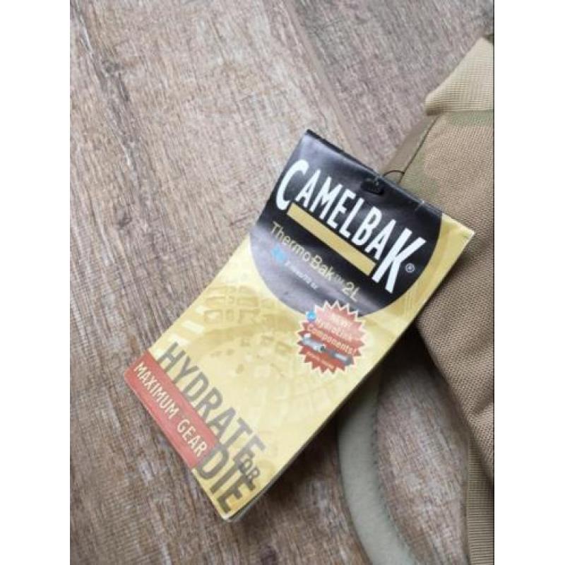 Te koop nieuwe desert camouflage Camelbak 2 liter