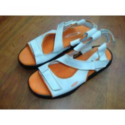 Witte MBT sandalen / MBT schoenen maat 39 2/3
