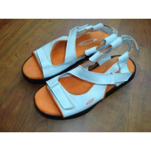 Witte MBT sandalen / MBT schoenen maat 39 2/3