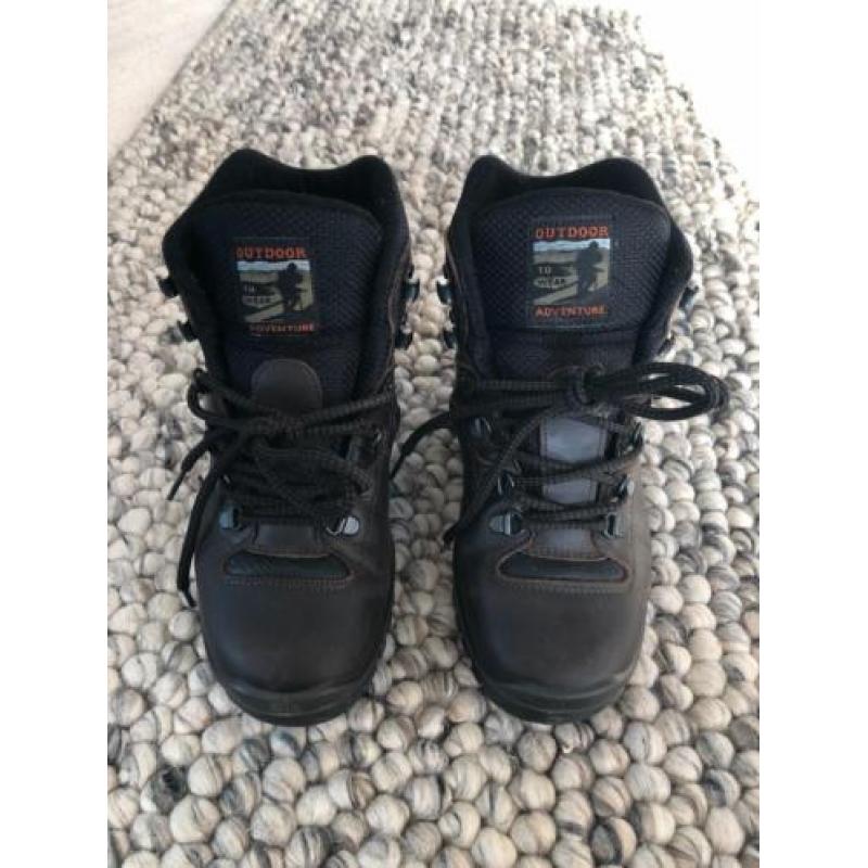 Nieuwe Bergschoenen [Grisport, type A/B]
