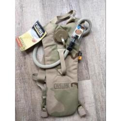 Te koop nieuwe desert camouflage Camelbak 2 liter