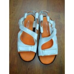Witte MBT sandalen / MBT schoenen maat 39 2/3