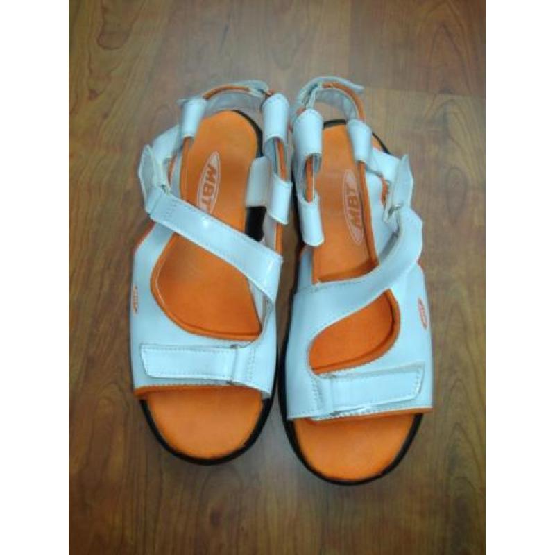 Witte MBT sandalen / MBT schoenen maat 39 2/3