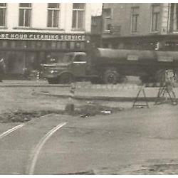 Fotokaart Haarlem Houtplein opgebroken tramrails ca 1960