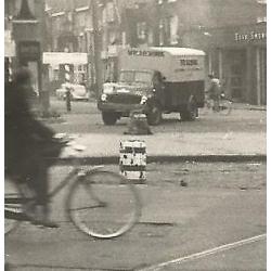 Fotokaart Haarlem Houtplein opgebroken tramrails ca 1960
